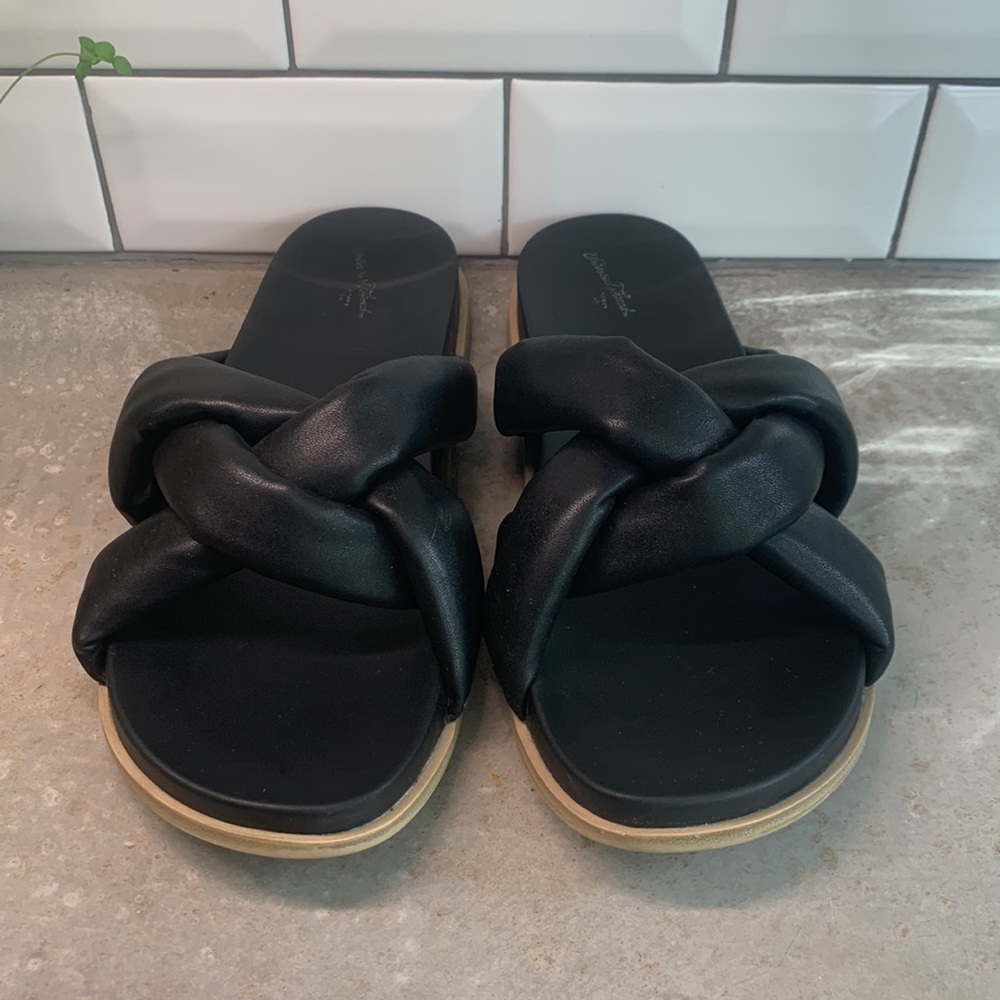 Universal Thread Black Sandals - image 2